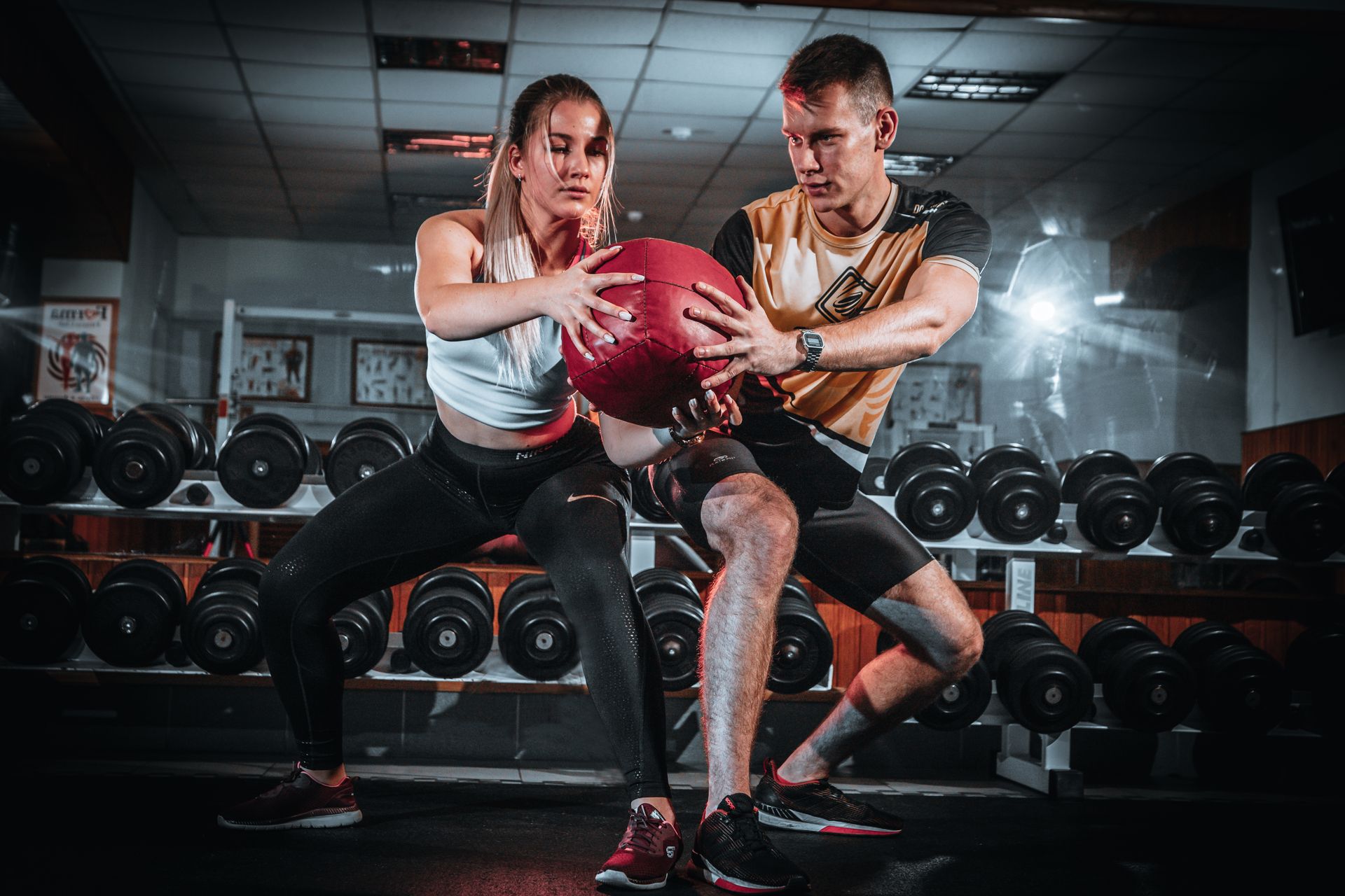 Athletisches Functional Training mit Battle Ropes im Performance-Studio