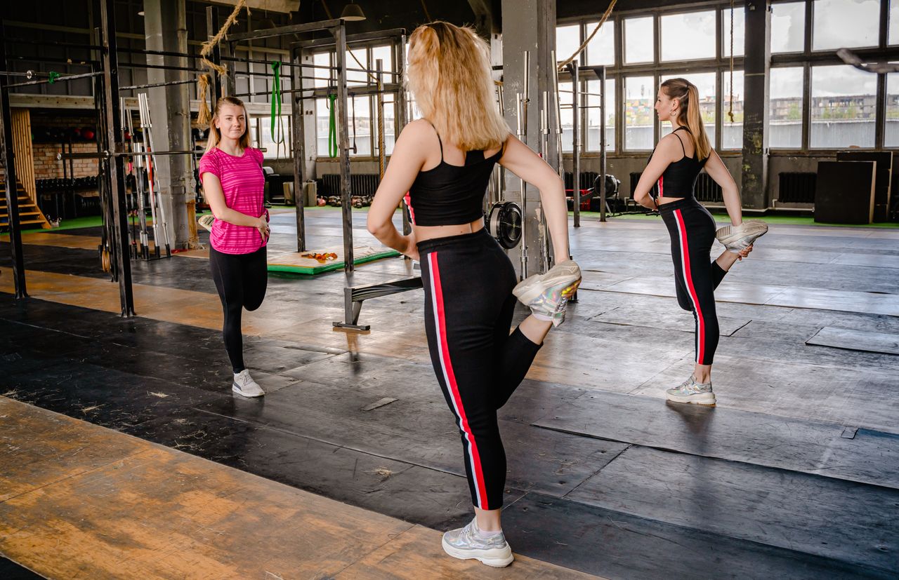 Mobilitäts- und Stretching-Einheit im Fitnessstudio